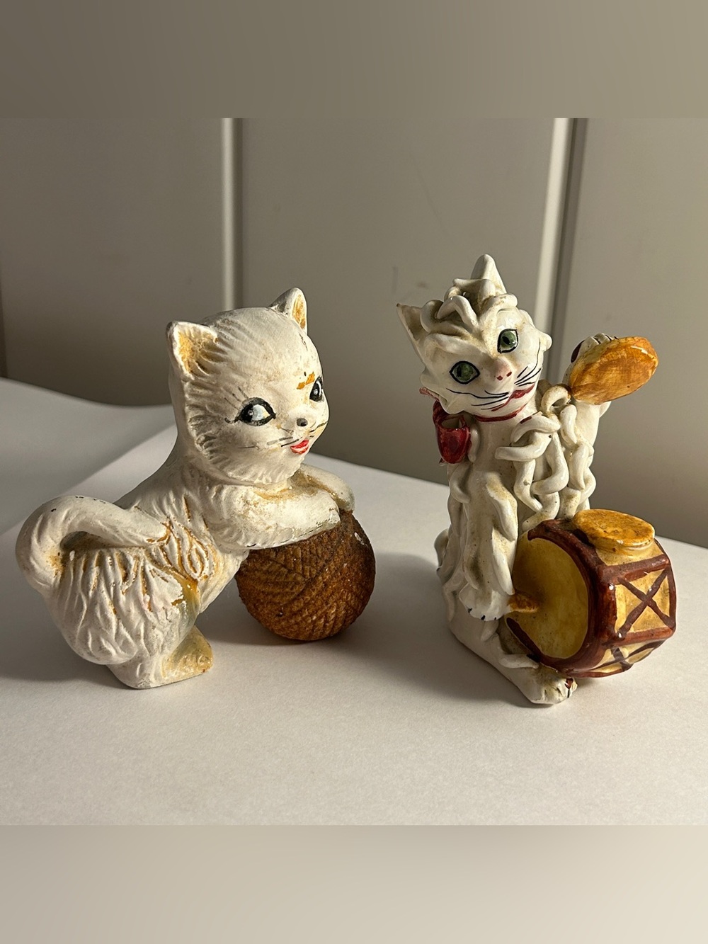 Vintage spaghetti cat ceramic figurine lot drummer and cat with yarn MCM kitsch